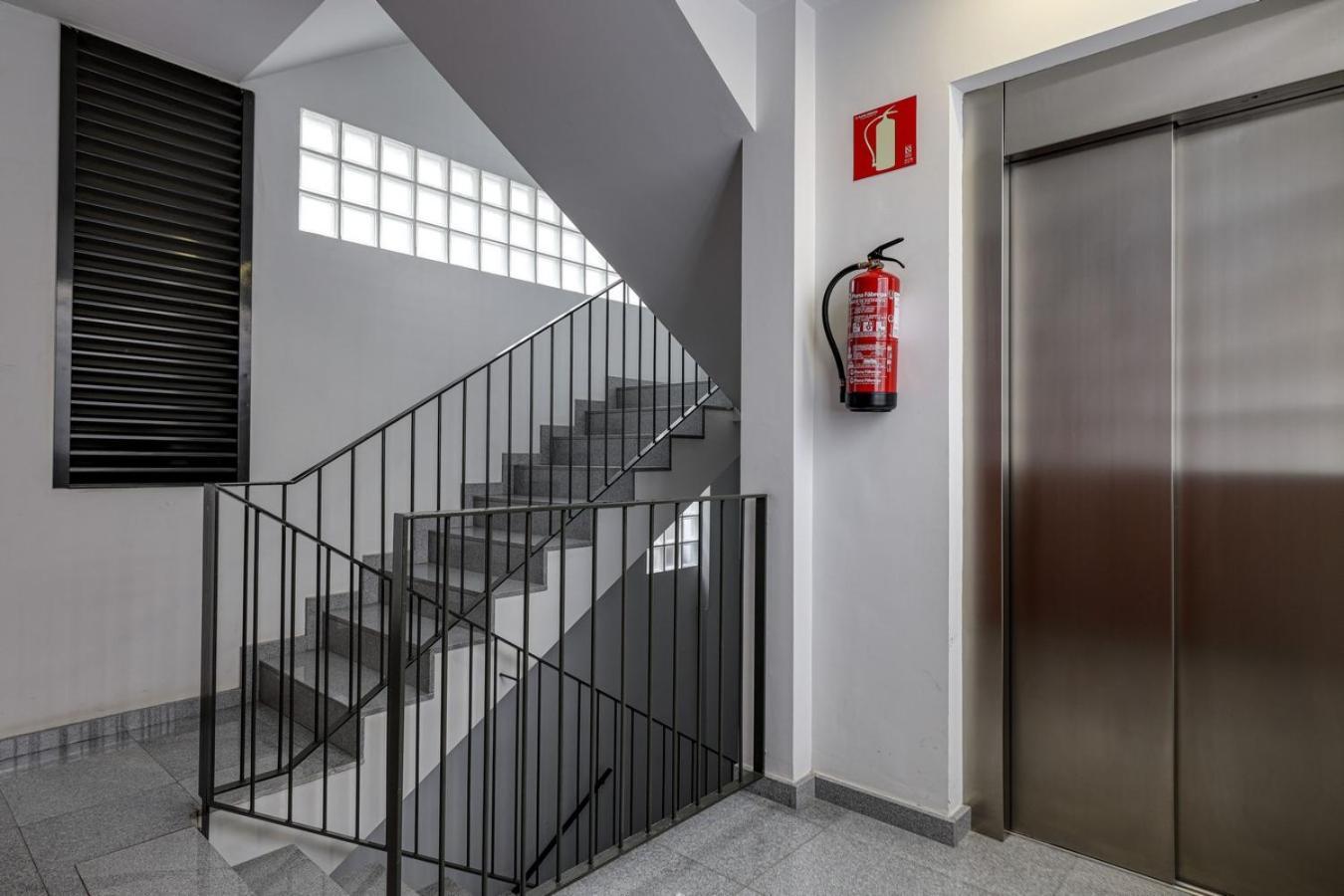 Urban Flats Vallirana Barcelona Eksteriør bilde