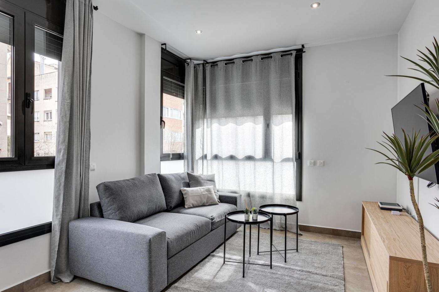 Urban Flats Vallirana Barcelona Eksteriør bilde