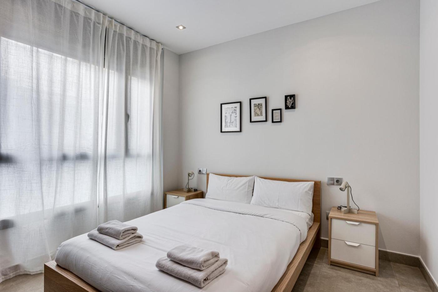 Urban Flats Vallirana Barcelona Eksteriør bilde