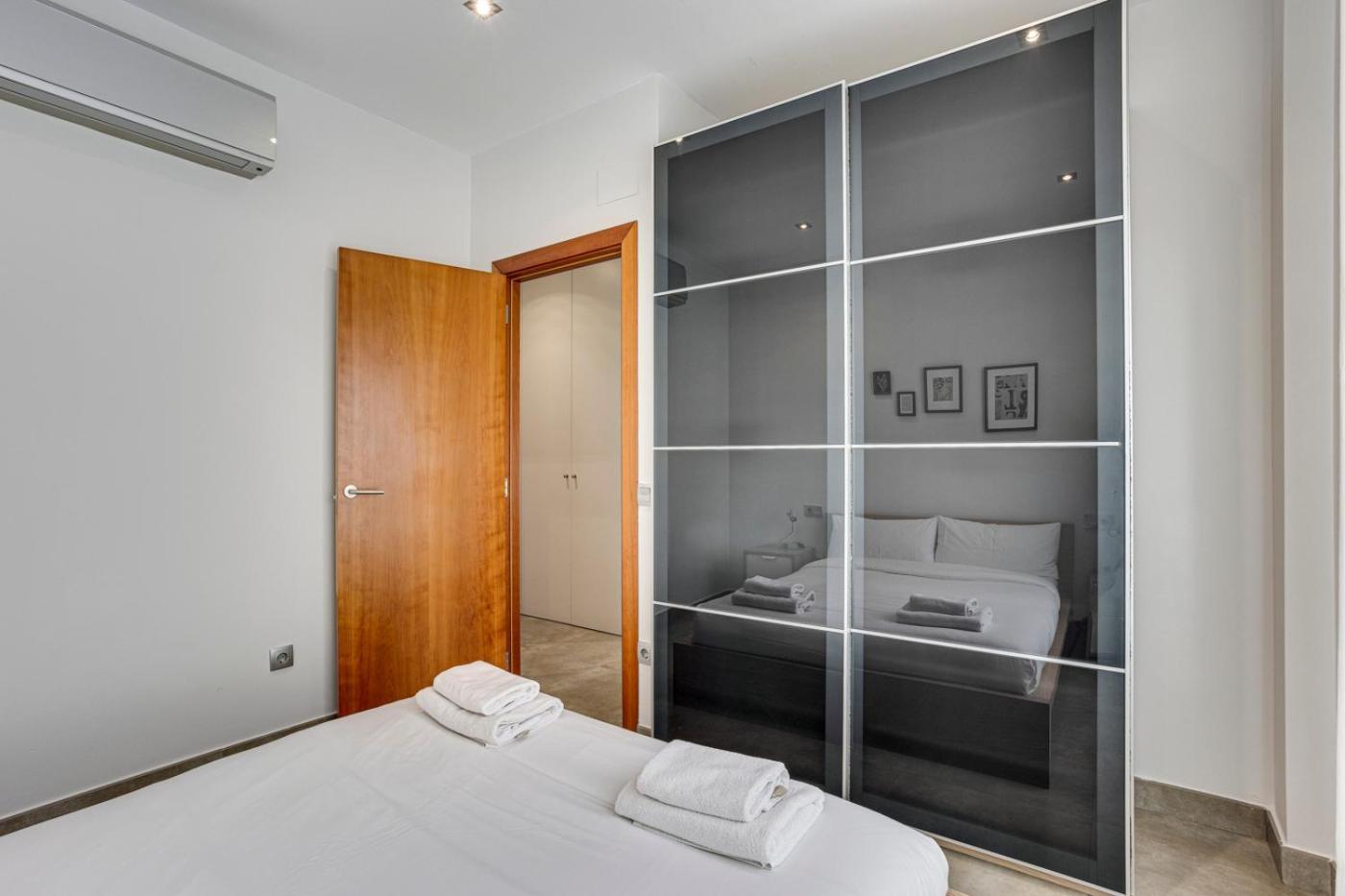 Urban Flats Vallirana Barcelona Eksteriør bilde